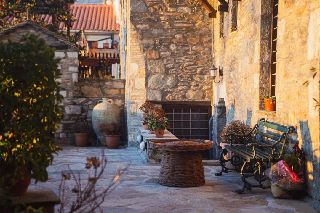 Palio Eleotrivio Guesthouse Agios Lavrentios Esterno foto